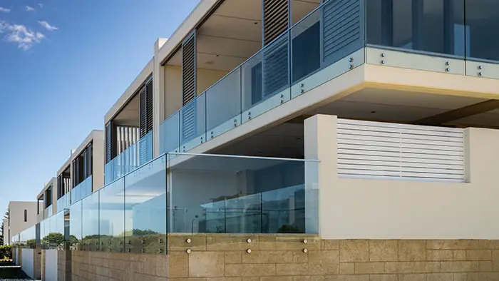 Side-mounted Frameless Glass Balustrade with Top Handrail